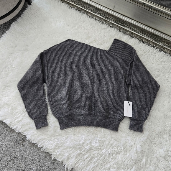 Line & Dot asymmetrical neckline ribbed knit sweater in Charcoal. Size Small. Ne - Picture 1 of 7